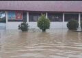 Akibat Hujan Deras,dan Luapan Drainase SMP N 5 Duampanua Pinrang Terendam Banjir