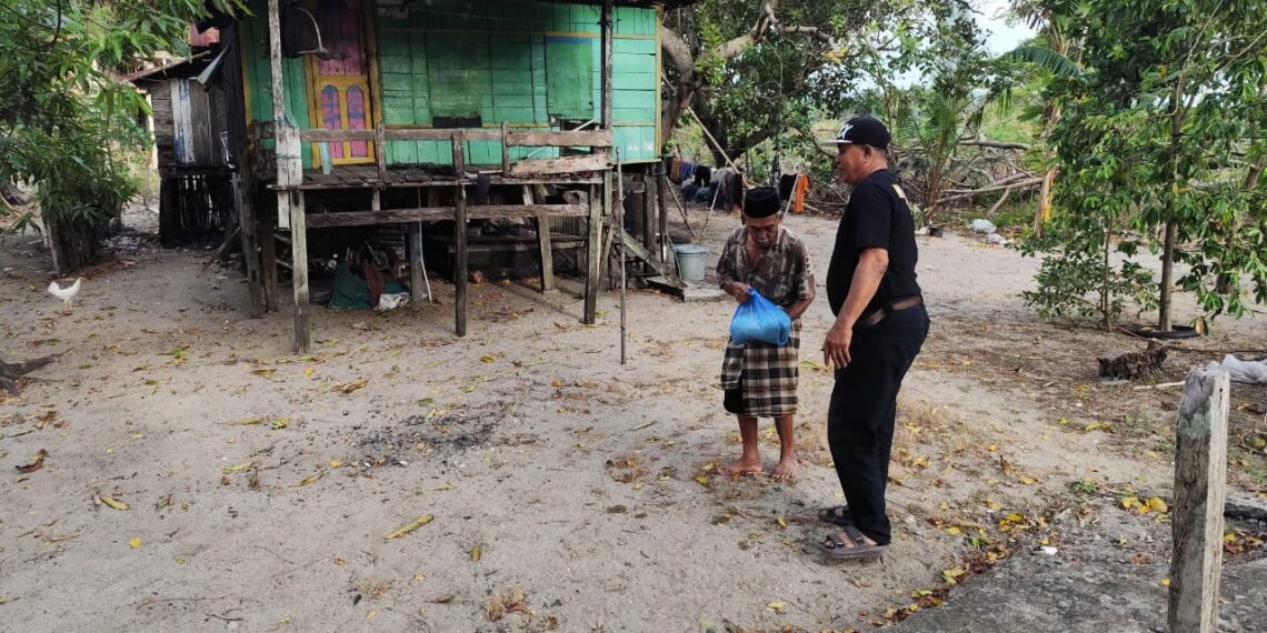 Pimpinan Matalasinrang Tuntaskan Penyaluran Zakat Fitrah KUA di Lebbo